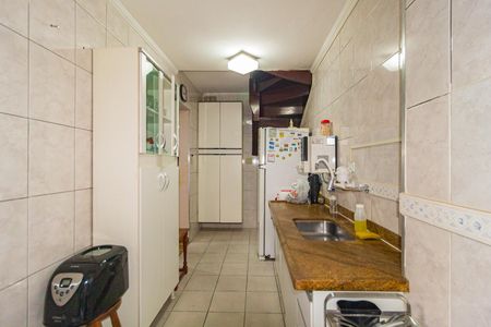 Casa à venda com 112m², 3 quartos e 2 vagas Casa à venda com 112m², 3 quartos e 2 vagasCozinha