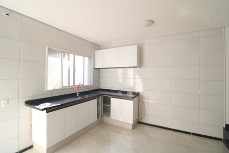 Cozinha de casa à venda com 3 quartos, 86m² em Campo Grande, São Paulo
