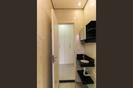Banheiro de kitnet/studio para alugar com 1 quarto, 25m² em Vila Prudente, São Paulo