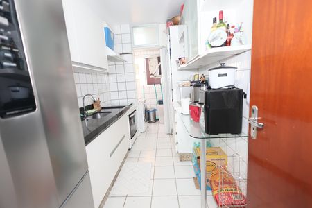 Cozinha de apartamento à venda com 2 quartos, 70m² em Residencial Eldorado, Goiânia