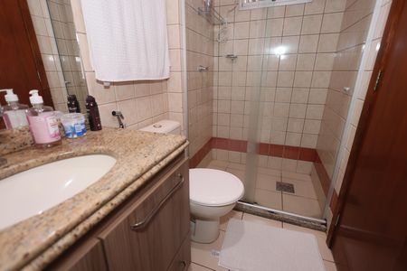 Banheiro Social de apartamento à venda com 2 quartos, 70m² em Residencial Eldorado, Goiânia