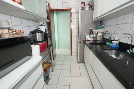 Cozinha de apartamento à venda com 2 quartos, 70m² em Residencial Eldorado, Goiânia