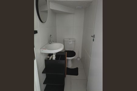 Banheiro de casa de condomínio à venda com 2 quartos, 74m² em Vargem Grande, Rio de Janeiro