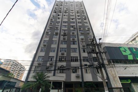 Apartamento para alugar com 75m², 2 quartos e 1 vagaFachada
