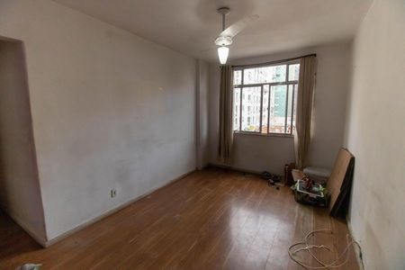 Apartamento para alugar com 75m², 2 quartos e 1 vagaSala