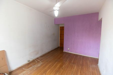 Apartamento para alugar com 75m², 2 quartos e 1 vagaSala