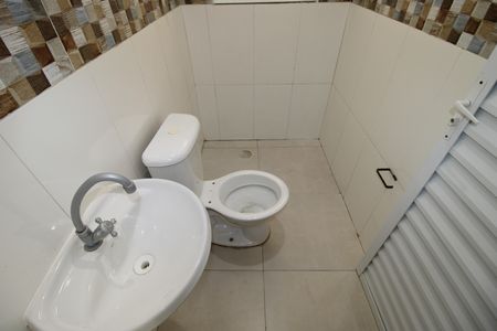 Casa para alugar com 45m², 1 quarto e sem vagaBanheiro