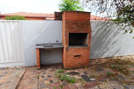 Casa para alugar com 200m², 3 quartos e 4 vagasQuintal