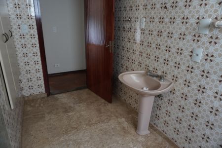 Casa para alugar com 200m², 3 quartos e 4 vagasBanheiro Social