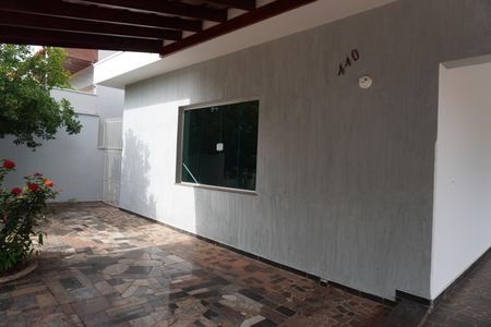 Casa para alugar com 200m², 3 quartos e 4 vagasQuintal