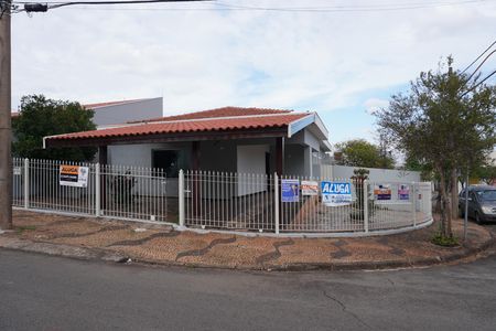 Casa para alugar com 200m², 3 quartos e 4 vagasFachada