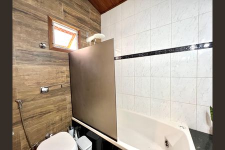 Casa de condomínio para alugar com 78m², 2 quartos e 1 vaga Casa de condomínio para alugar com 78m², 2 quartos e 1 vagaBanheiro da Suíte