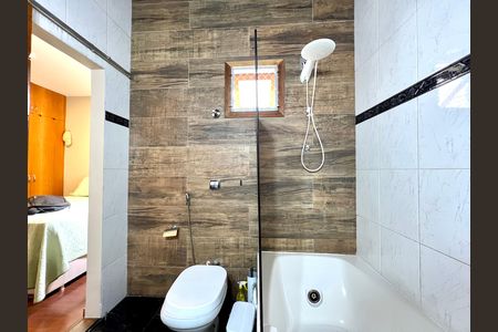 Casa de condomínio para alugar com 78m², 2 quartos e 1 vaga Casa de condomínio para alugar com 78m², 2 quartos e 1 vagaBanheiro da Suíte