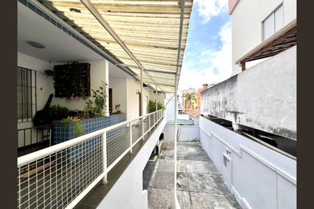 Casa de condomínio para alugar com 78m², 2 quartos e 1 vaga Casa de condomínio para alugar com 78m², 2 quartos e 1 vagaHall social