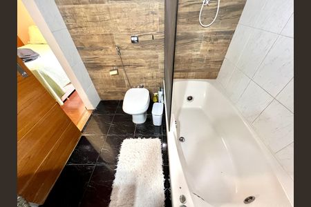 Casa de condomínio para alugar com 78m², 2 quartos e 1 vaga Casa de condomínio para alugar com 78m², 2 quartos e 1 vagaBanheiro da Suíte