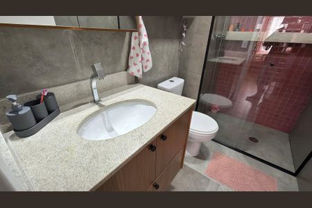 Apartamento à venda com 83m², 2 quartos e 1 vaga Apartamento à venda com 83m², 2 quartos e 1 vagaBanheiro da Suíte 2