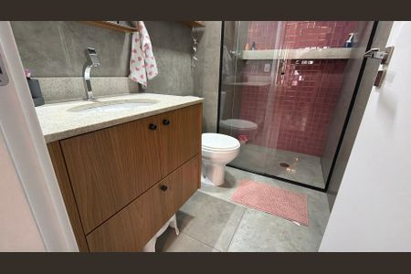 Apartamento à venda com 83m², 2 quartos e 1 vaga Apartamento à venda com 83m², 2 quartos e 1 vagaBanheiro da Suíte 2