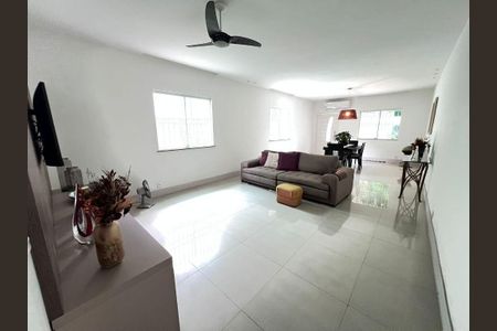 Casa à venda com 4 quartos, 209m² em São Francisco, Niterói