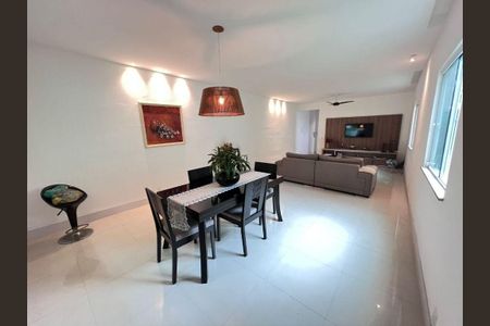 Casa à venda com 4 quartos, 209m² em São Francisco, Niterói