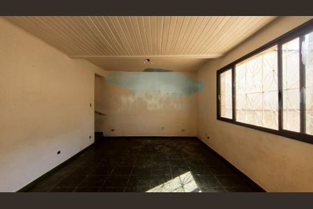 Casa à venda com 4 quartos, 250m² em Jardim das Vertentes, São Paulo
