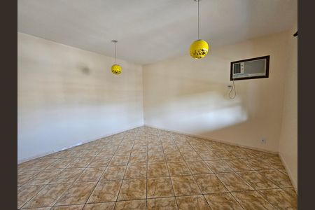 Quarto1  de casa para alugar com 2 quartos, 136m² em Jacarepaguá, Rio de Janeiro