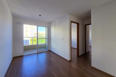 Sala de apartamento para alugar com 2 quartos, 50m² em Colubandê, São Gonçalo