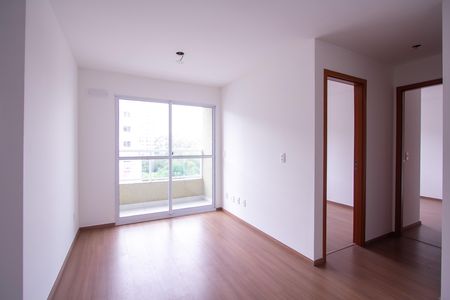 Sala de apartamento para alugar com 2 quartos, 50m² em Colubandê, São Gonçalo