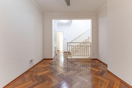 Casa à venda com 568m², 6 quartos e 4 vagas Casa à venda com 568m², 6 quartos e 4 vagasFoto 19