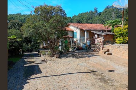 Casa à venda com 3000m², 3 quartos e 2 vagas Casa à venda com 3000m², 3 quartos e 2 vagasÁrea externa