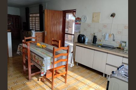 Casa à venda com 3000m², 3 quartos e 2 vagas Casa à venda com 3000m², 3 quartos e 2 vagasCozinha