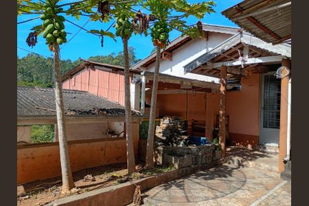 Casa à venda com 3000m², 3 quartos e 2 vagas Casa à venda com 3000m², 3 quartos e 2 vagasÁrea externa