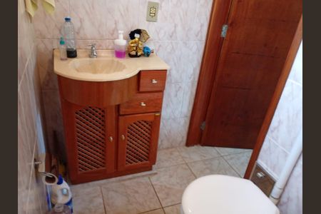 Casa à venda com 3000m², 3 quartos e 2 vagas Casa à venda com 3000m², 3 quartos e 2 vagasBanheiro