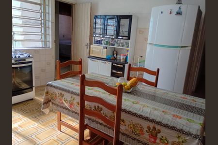 Casa à venda com 3000m², 3 quartos e 2 vagas Casa à venda com 3000m², 3 quartos e 2 vagasCozinha