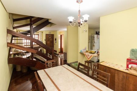 Casa de condomínio para alugar com 118m², 3 quartos e 2 vagas Casa de condomínio para alugar com 118m², 3 quartos e 2 vagasSala de Jantar