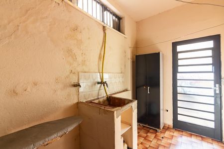 Casa para alugar com 60m², 2 quartos e 1 vagaÁrea de Serviço 
