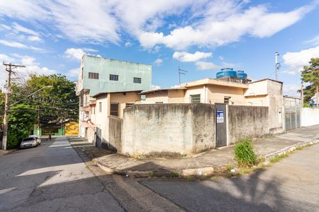 Casa para alugar com 60m², 2 quartos e 1 vagaFachada