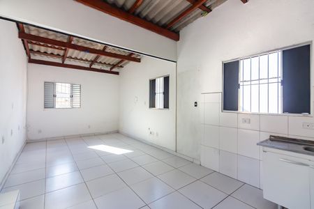 Comodo  de casa para alugar com 1 quarto, 30m² em Novo Osasco, Osasco