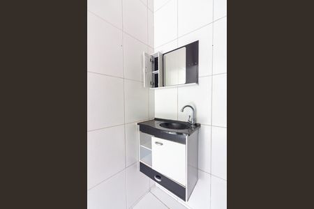 Banheiro de casa para alugar com 1 quarto, 30m² em Novo Osasco, Osasco