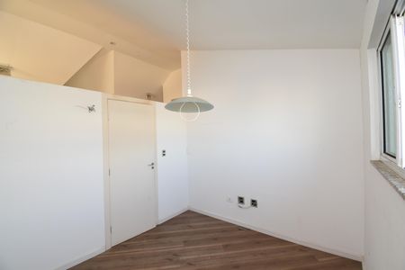 Casa à venda com 360m², 3 quartos e 3 vagasEscritório