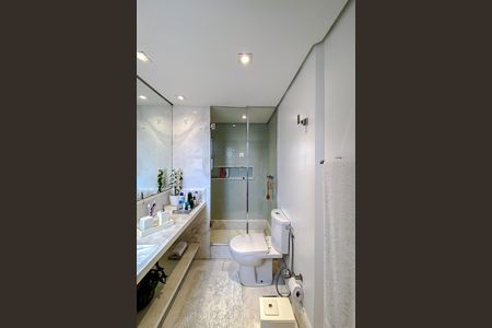 Apartamento à venda com 122m², 3 quartos e 2 vagasBanheiro da Suíte