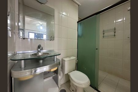 Apartamento para alugar com 69m², 2 quartos e 1 vaga Apartamento para alugar com 69m², 2 quartos e 1 vagaBanheiro da Suíte