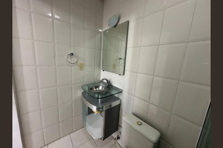 Apartamento para alugar com 69m², 2 quartos e 1 vaga Apartamento para alugar com 69m², 2 quartos e 1 vagaBanheiro da Suíte