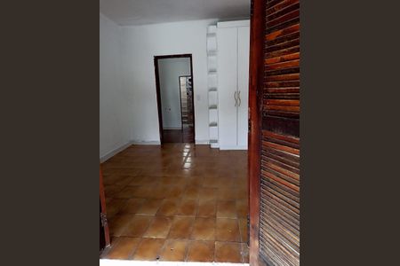 Quarto de casa para alugar com 1 quarto, 60m² em Vila Bocaina, Mauá