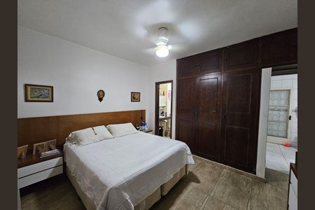 Casa à venda com 200m², 3 quartos e 3 vagas Casa à venda com 200m², 3 quartos e 3 vagasQuarto