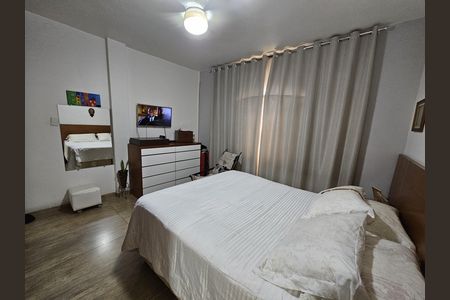 Casa à venda com 200m², 3 quartos e 3 vagas Casa à venda com 200m², 3 quartos e 3 vagasQuarto