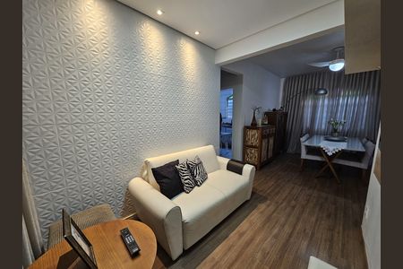 Sala de casa à venda com 3 quartos, 200m² em Conjunto Lagoa, Belo Horizonte