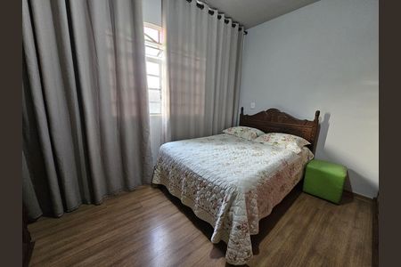 Casa à venda com 200m², 3 quartos e 3 vagas Casa à venda com 200m², 3 quartos e 3 vagasQuarto