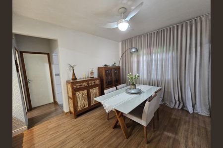 Sala de casa à venda com 3 quartos, 200m² em Conjunto Lagoa, Belo Horizonte