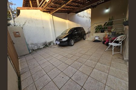 Casa à venda com 200m², 3 quartos e 3 vagas Casa à venda com 200m², 3 quartos e 3 vagasGaragem