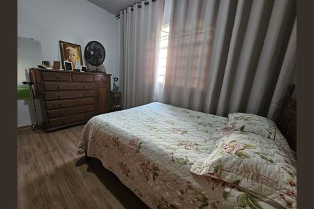 Casa à venda com 200m², 3 quartos e 3 vagas Casa à venda com 200m², 3 quartos e 3 vagasQuarto